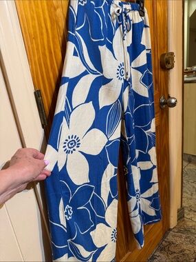 Floral Wide-Leg Drawstring Pants — Blue & White